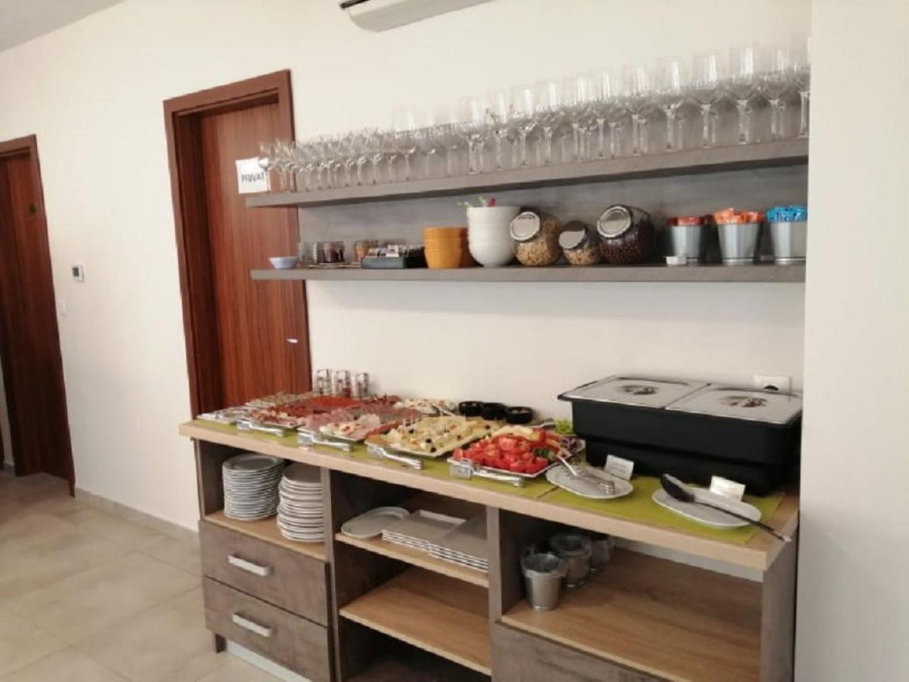 Bed and Breakfast Ludvig Panzio Віллань Екстер'єр фото