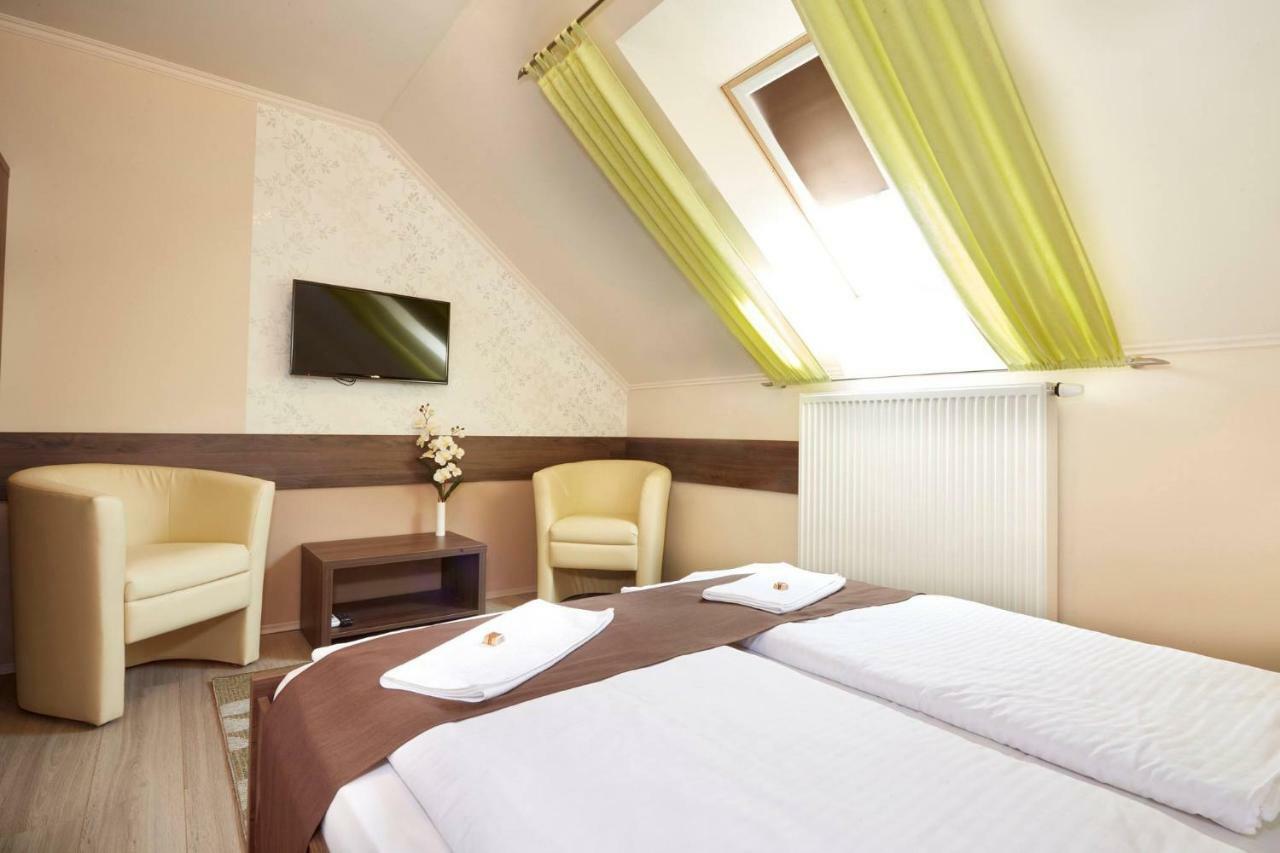 Bed and Breakfast Ludvig Panzio Віллань Екстер'єр фото